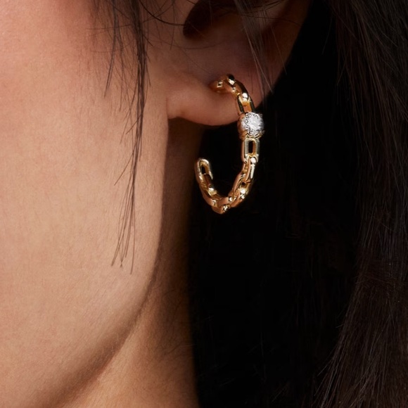 kendra scott lexi gold small hoop earrings - Picture 2 of 3